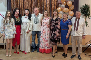 День Матері з творчим колективом Родина